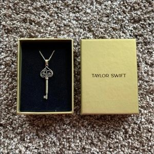 NEW Taylor Swift Fearless The Vault Necklace